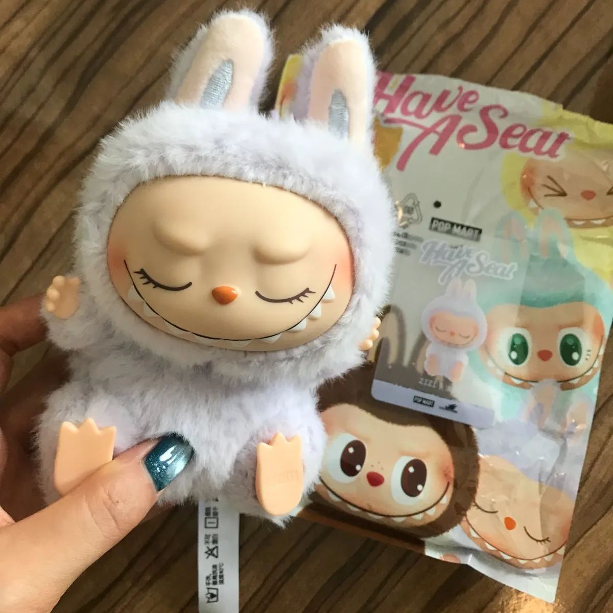 即購入ok】ラブブ LABUBU Have a Seat zizi 正規品 - メルカリ