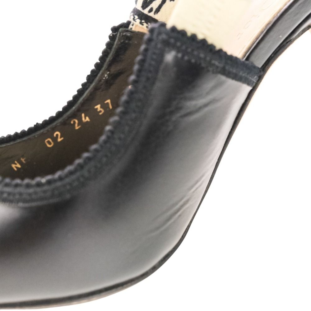 ポインテッドトゥ