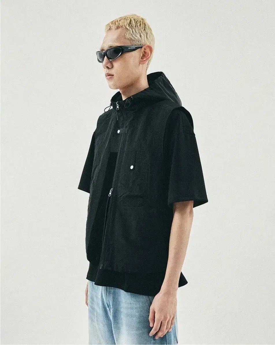 キャラクター フーディー ジップ ベスト ブラック 01サイズ