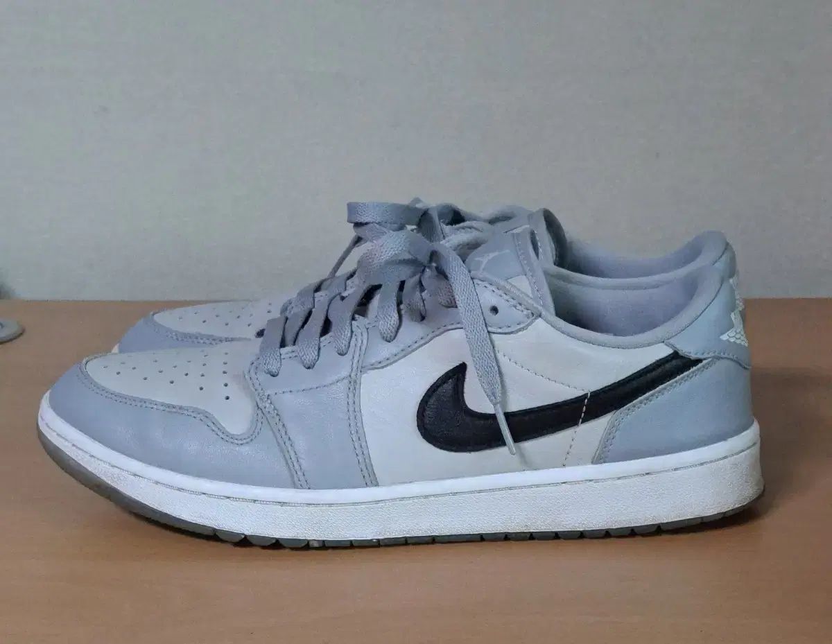NIKE ナイキ ゴルフ 薬物 275 エアジョーダン 1 ロー ゴルフ兼用スニーカー