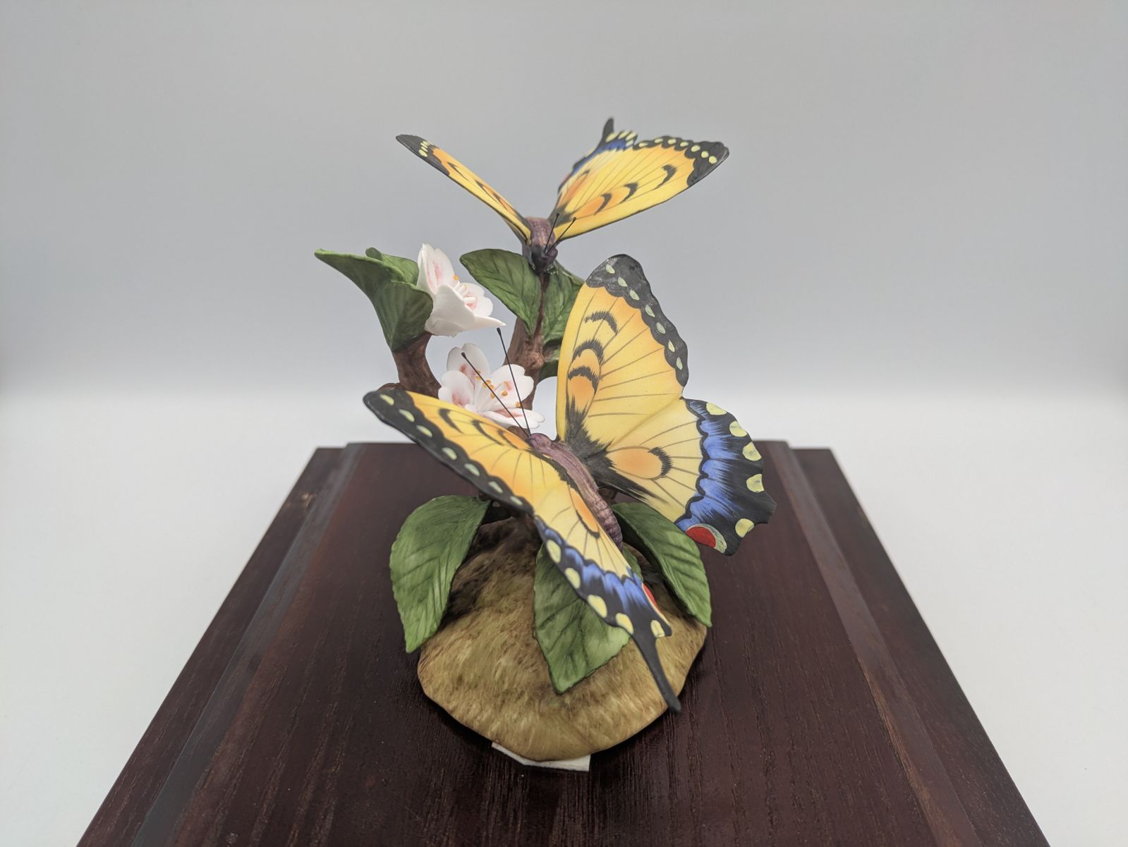 Ceramic Art Collection DAITO製 陶器製 蝶の置物 オブジェ