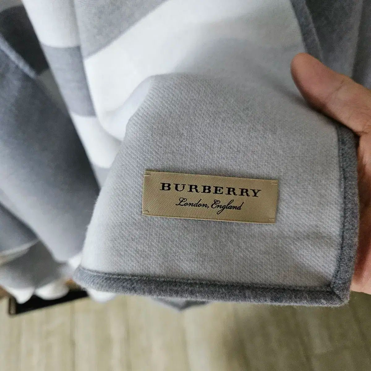 Burberry グレー ファー付き ポンチョ サイズ38 楽天市場】Burberry バーバリー Embroidered Cotton Cape ケープ