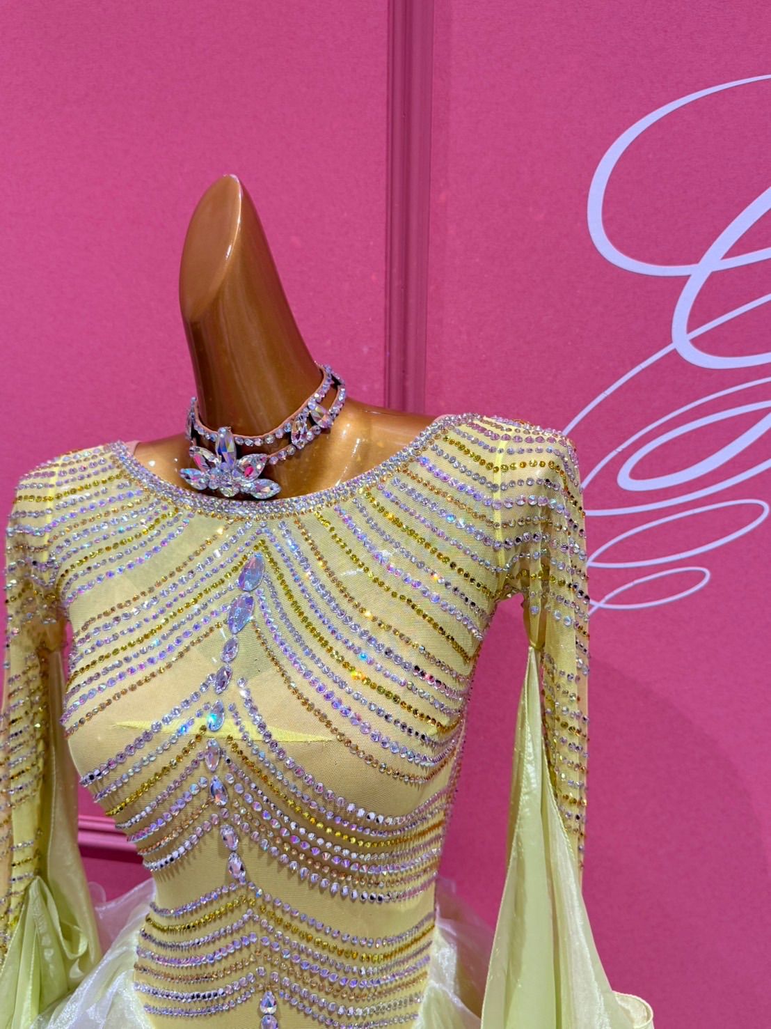 authentic イエロー