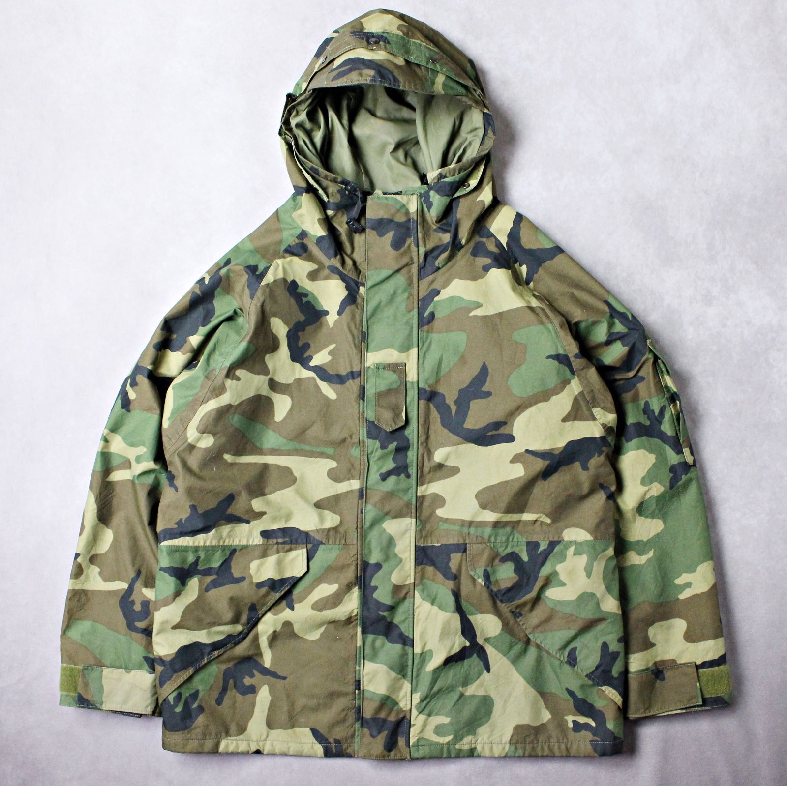 民間 米軍 ECWCS GORE-TEX ゴアテックスパーカー デザートカモ 迷彩 サバゲー ミリタリー (M-S) 中古 古着 I3362
