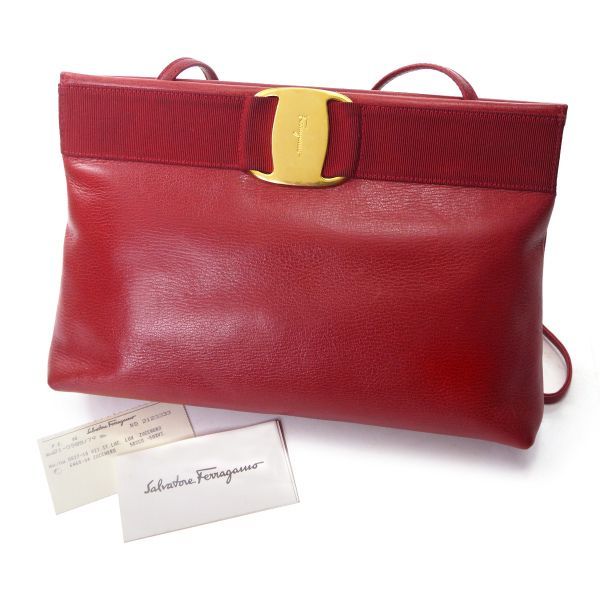 Salvatore Ferragamo Vara総革2WAYショルダーバッグ 赤 - メルカリ