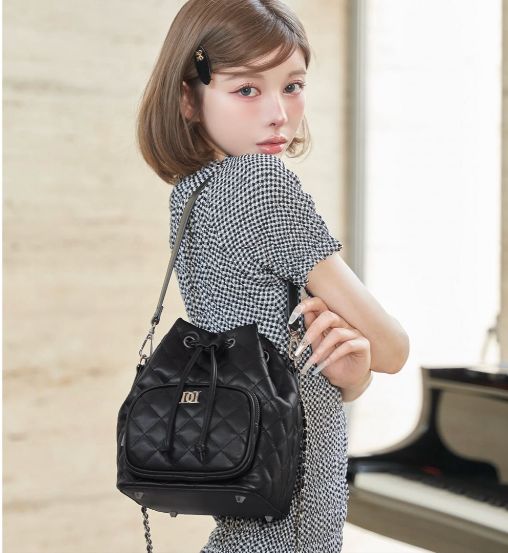 Darich ダーリッチ DDキルティングハンドルバッグノベルティ Darich ダーリッチ DDキルティングハンドルバッグノベルティ