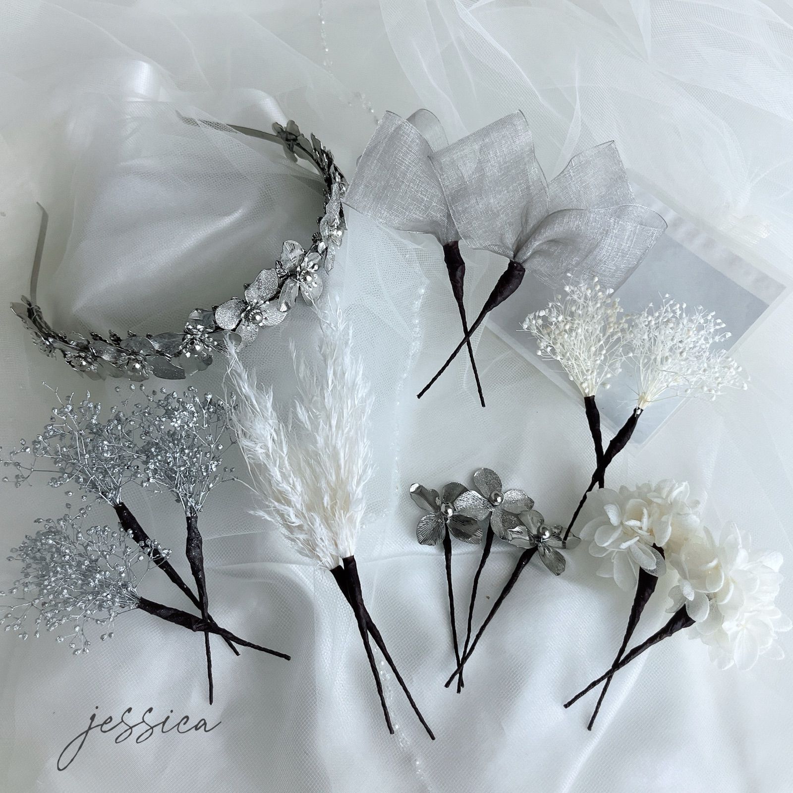 メタルフラワーカチューシャ×ホワイトシルバーアレンジ 髪飾り