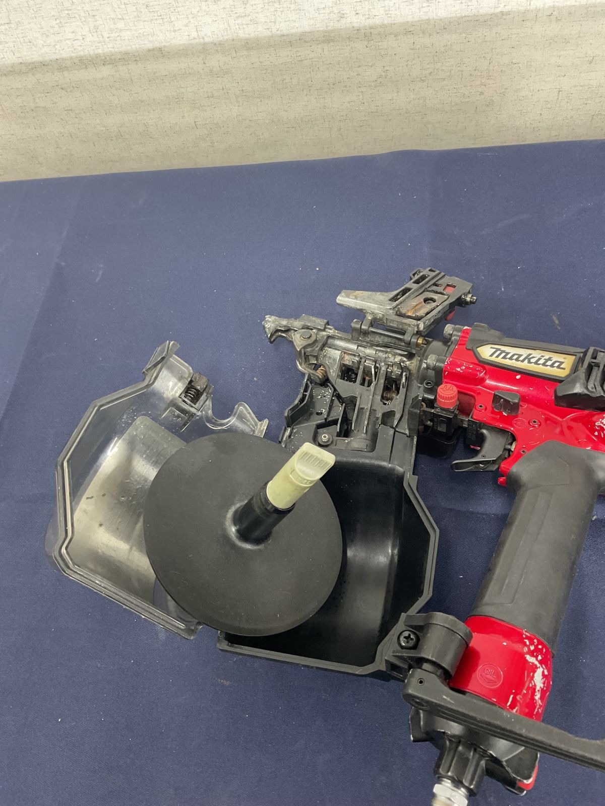 高圧エア釘打ち機