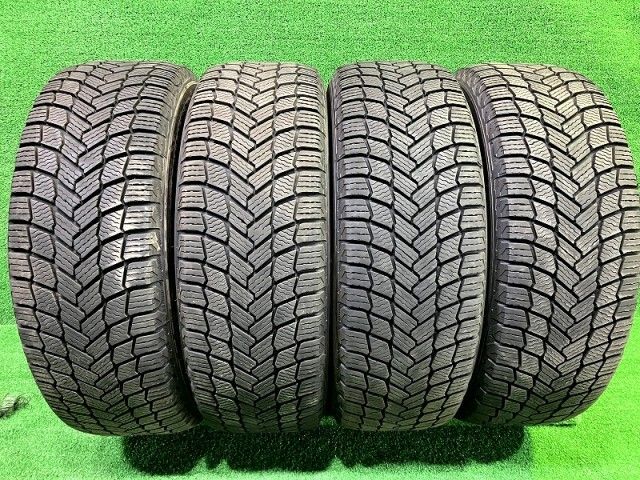 MICHELIN スタッドレス ミシュラン X-アイススノー 215 60R17 4本 8ミリ