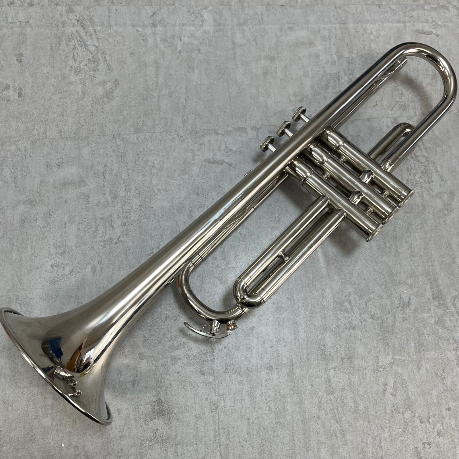 YAMAHA　ヤマハ　B♭トランペット　YTR-135　trumpet 管楽器　ニッケルめっき　ハードケース