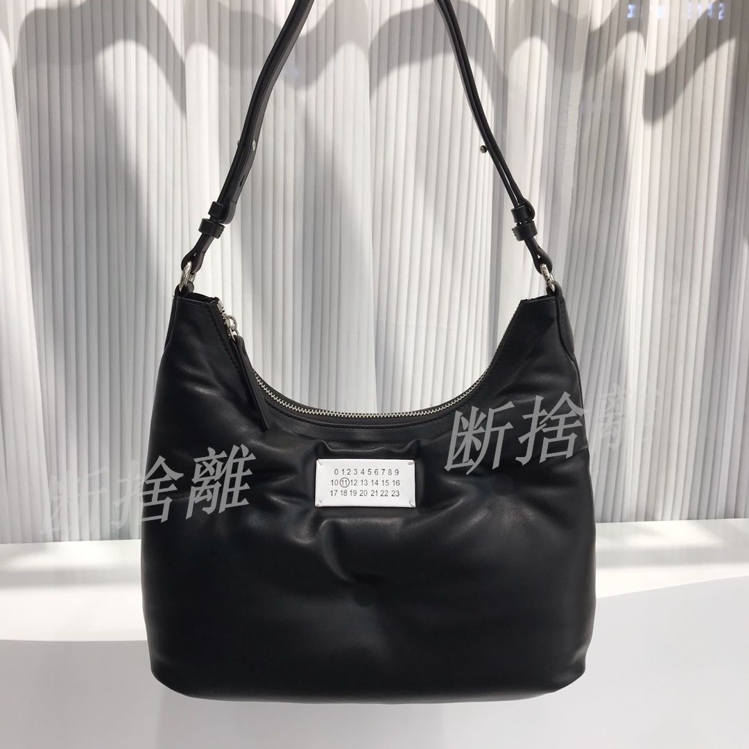 新品大人気  MM6   Maison Margiela  メゾンマルジェラ  バッグ  ハンドバッグ  022