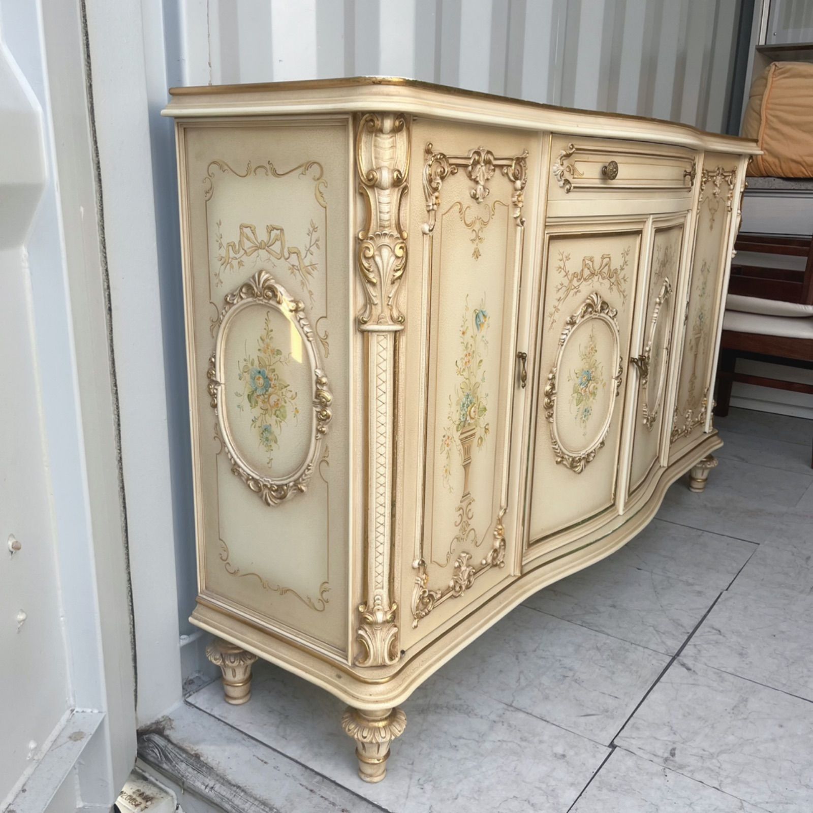 取付無料！イタリア マリオコルチャゴ 最高級ロココ調アンティークサイドボード✨ 取付無料！イタリア マリオコルチャゴ 最高級ロココ調アンティーク