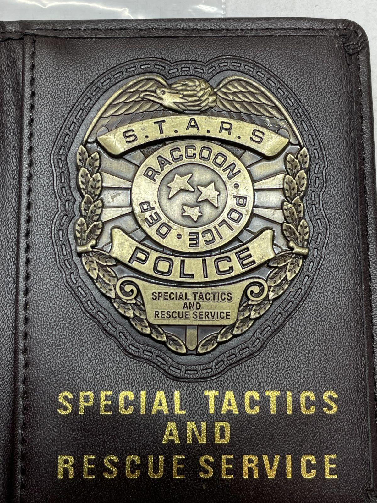 「バイオハザード  アルバート・ウェスカーの警察手帳 ブラウン」 ☆バイオハザード 警察手帳 パスケース アルバート・ウェスカー