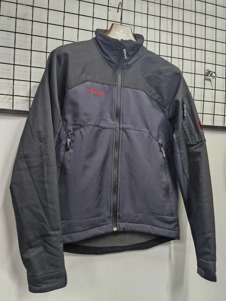 95M マムート ユニセックス ソフトシェル ジャケット