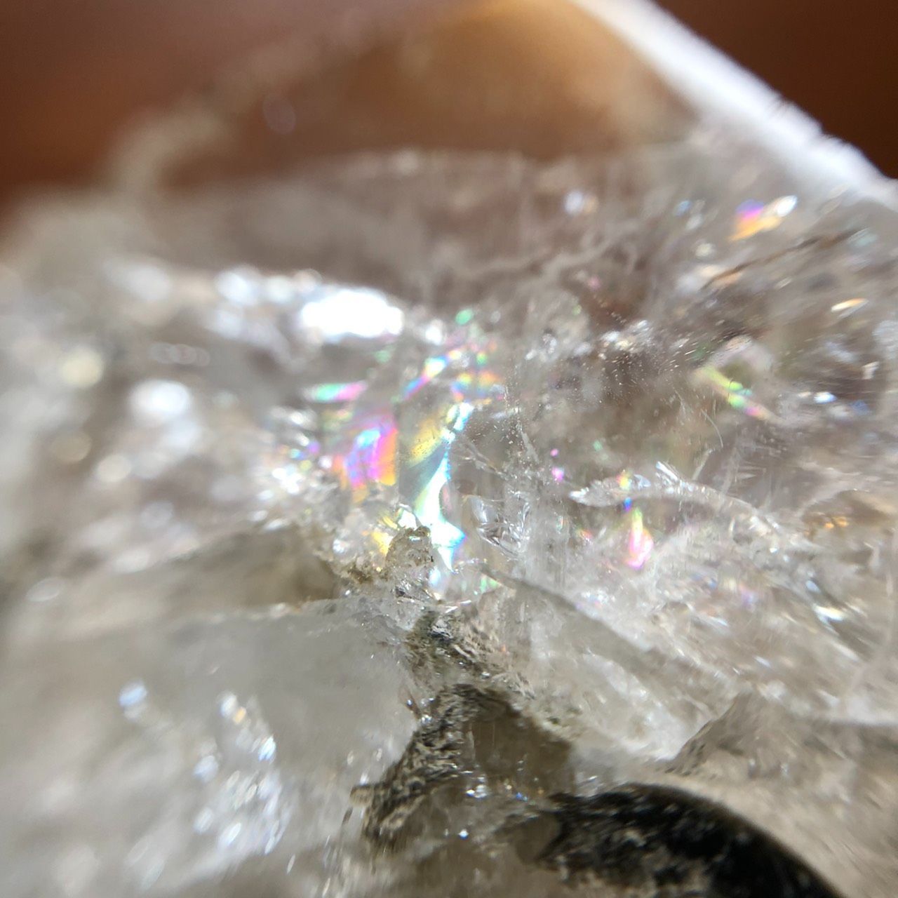 25.67g 激レア フェナカイト 原石 虹入り ロシア産 (約128ct