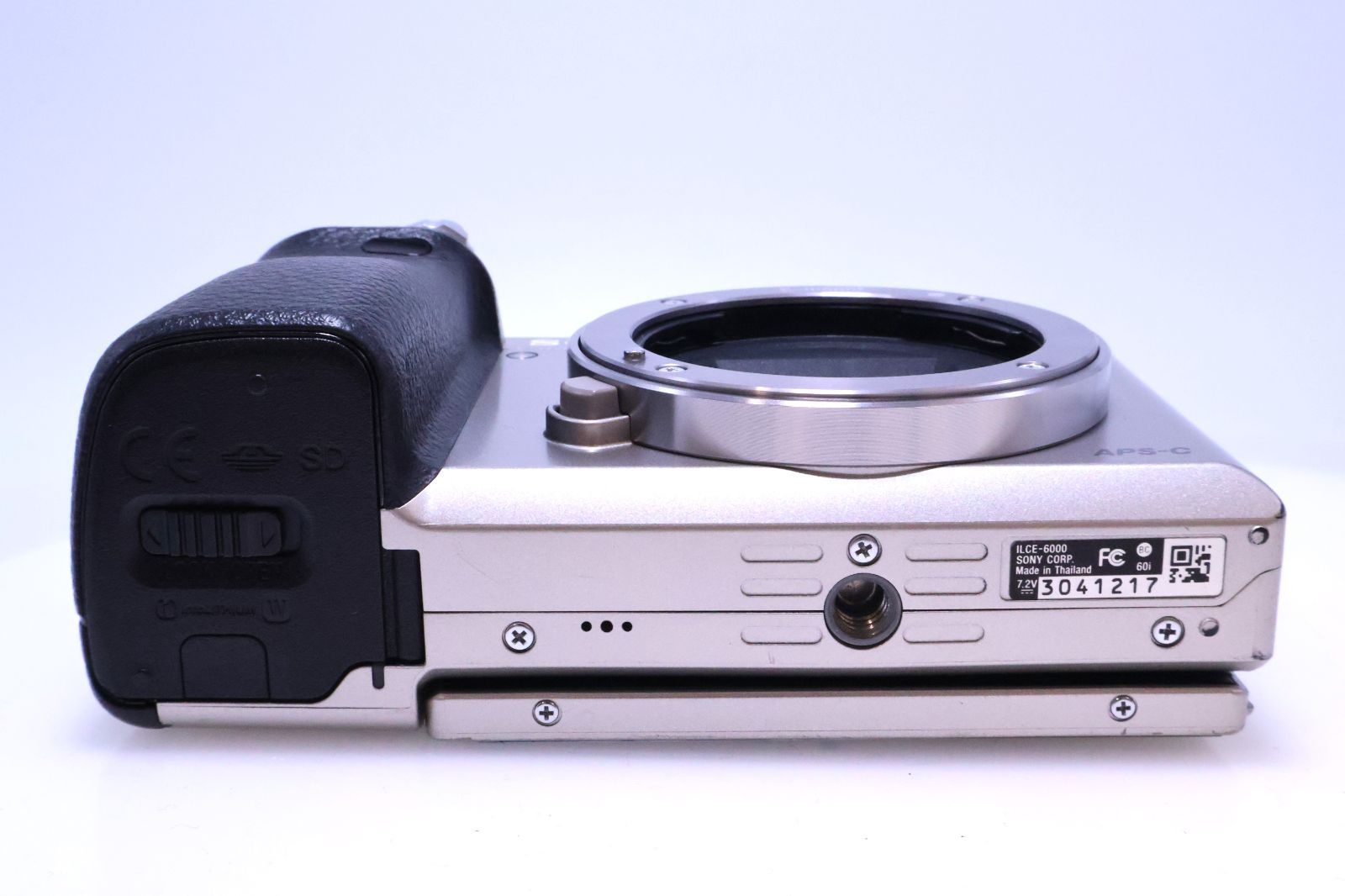 中古 1年保証 美品 SONY α6000 ボディ シルバー ILCE-6000 美品 α6000