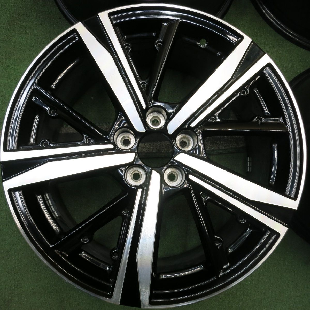 キレイ プジョー 308 GT 純正 ホイール 18インチ 18×8J PCD108 5H 5092501HAホ WWW_OLIVIERBERNSTEIN_COM