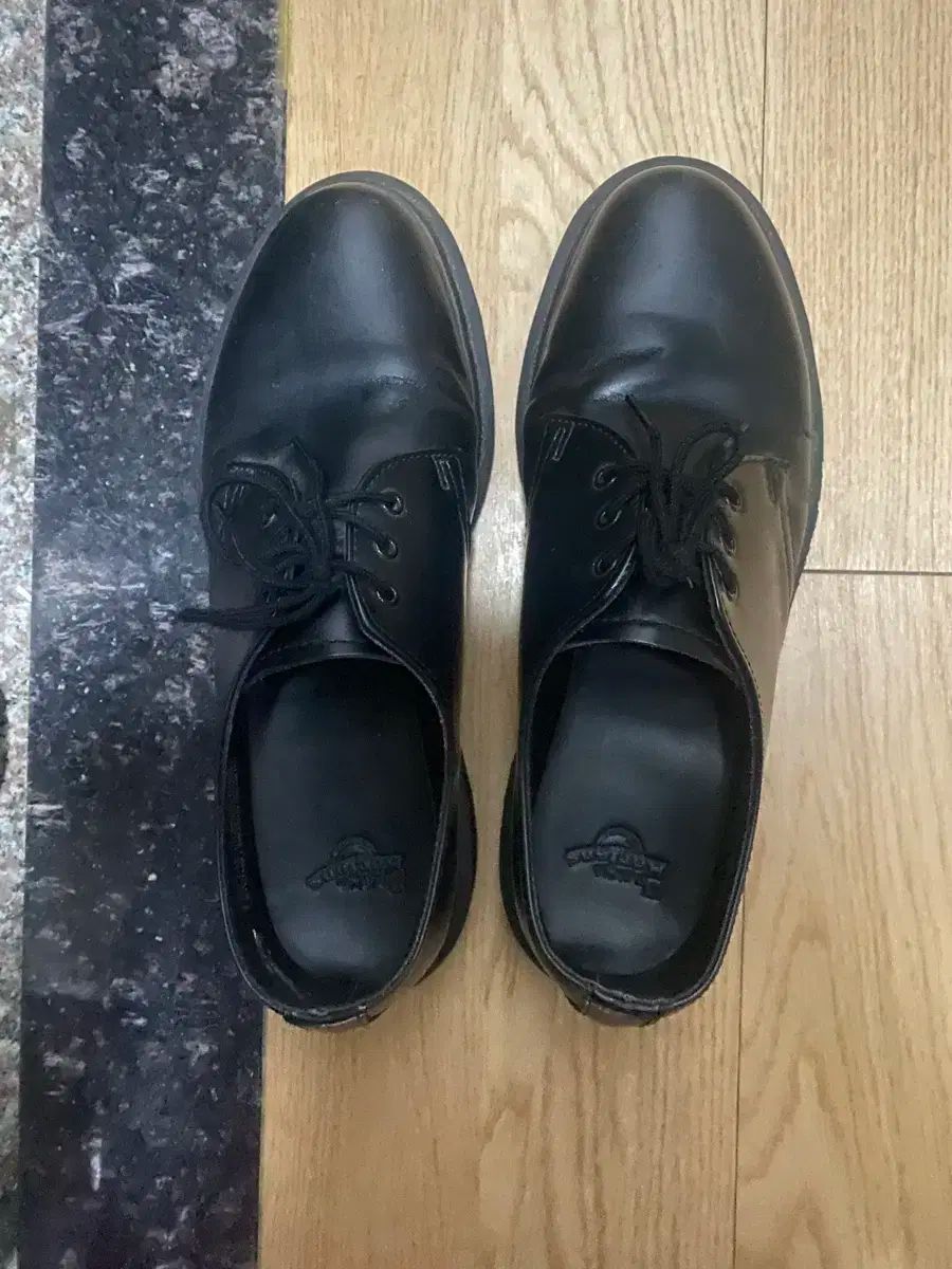 【雷市場（ポンジャン）商品韓国直送】 DR. MARTENS(ドクターマーチン) モノ uk7 ダービーシューズ