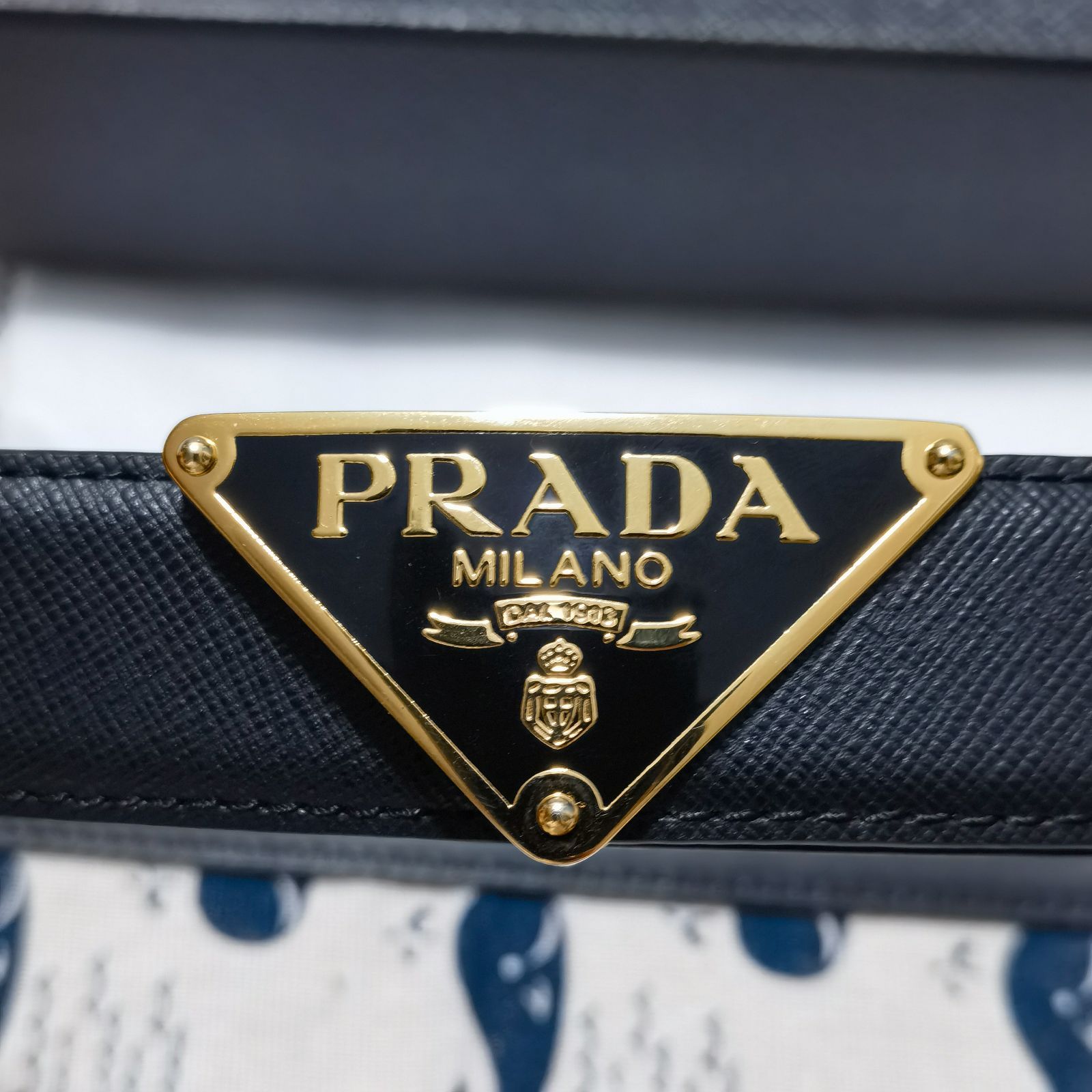 超人気美品☆PRADA プラダ サフィアーノ三角ロゴベルト