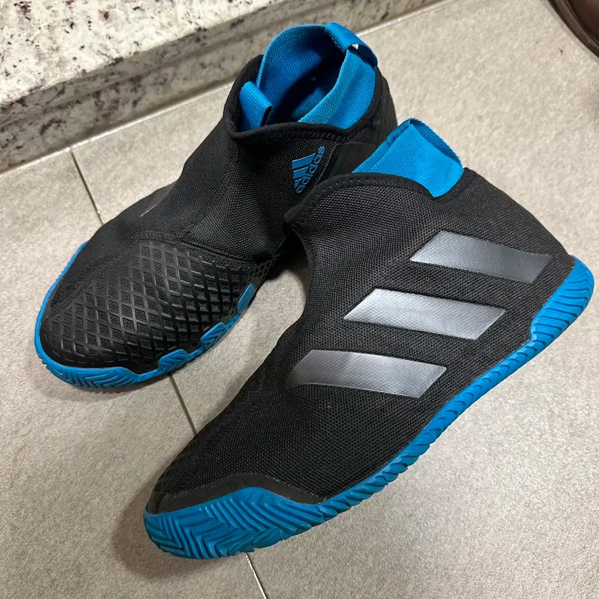 【雷市場（ポンジャン）商品韓国直送】adidas(アディダス) ステイコン テニスシューズ