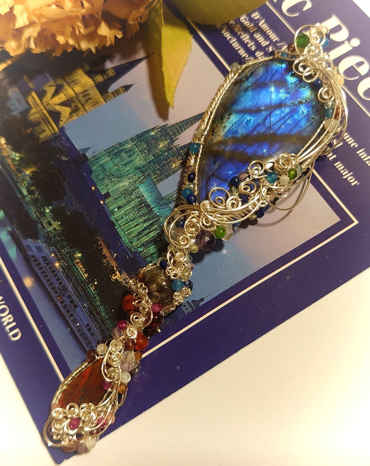 研磨品　十勝石玲瓏　ホワイトベースピンク・グリーンレインボーオブシディアン 研磨品 十勝石玲瓏 ホワイトベースピンク・グリーンレインボー