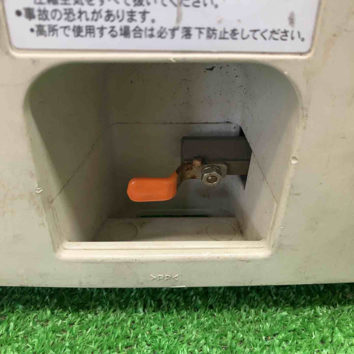 エアコンプレッサー
