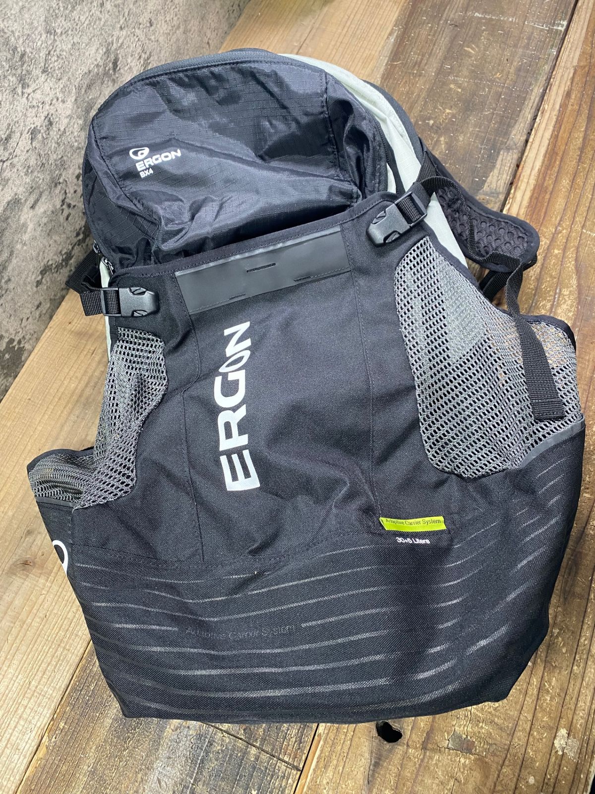 IW798 エルゴン ERGON BX4 バックパック グレー