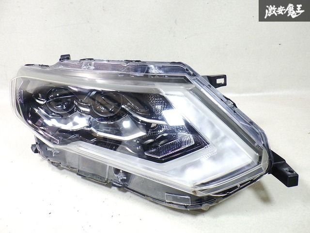 T32後期日産純正 エクストレイル　後期　 ヘッドライトASSY 良品 日産 エクストレイル T32 後期 純正 LED 右 ヘッドライト