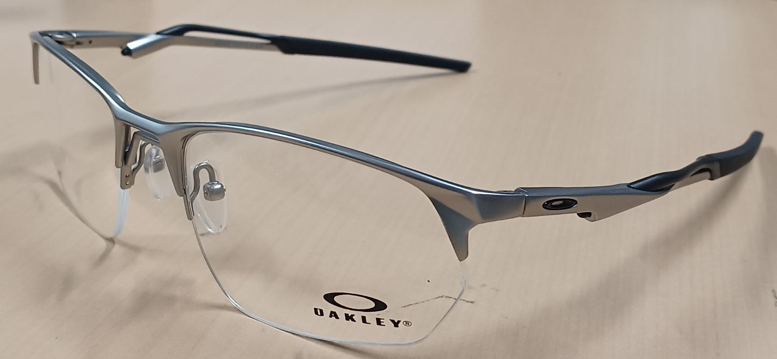 OAKLEY