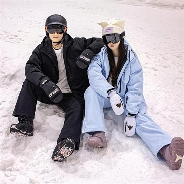 年末 スノーボードウェア