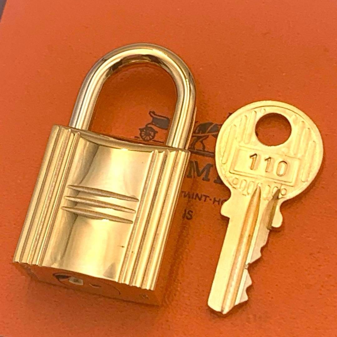 HERMES エルメス カデナ 24Kメッキ No.114 114番 鍵付き HERMES エルメス カデナ 24Kメッキ No.110 110番 鍵付き - メルカリ