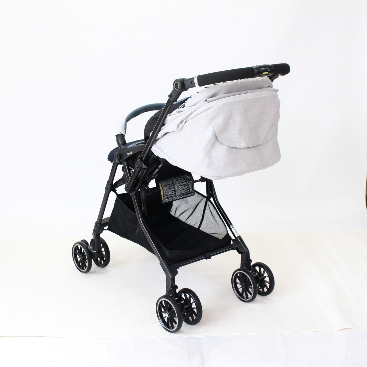 コンビ ベビーカー ホワイトレーベル スゴカルα 4キャス compact