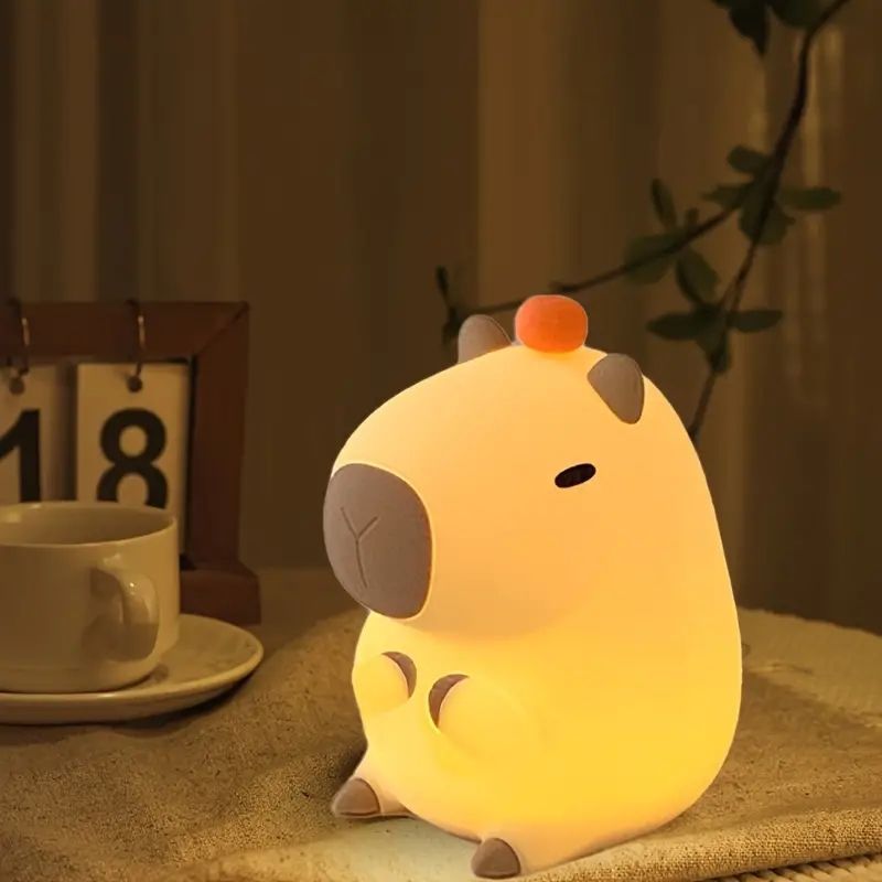 愛らしいカピバラのナイトライト
