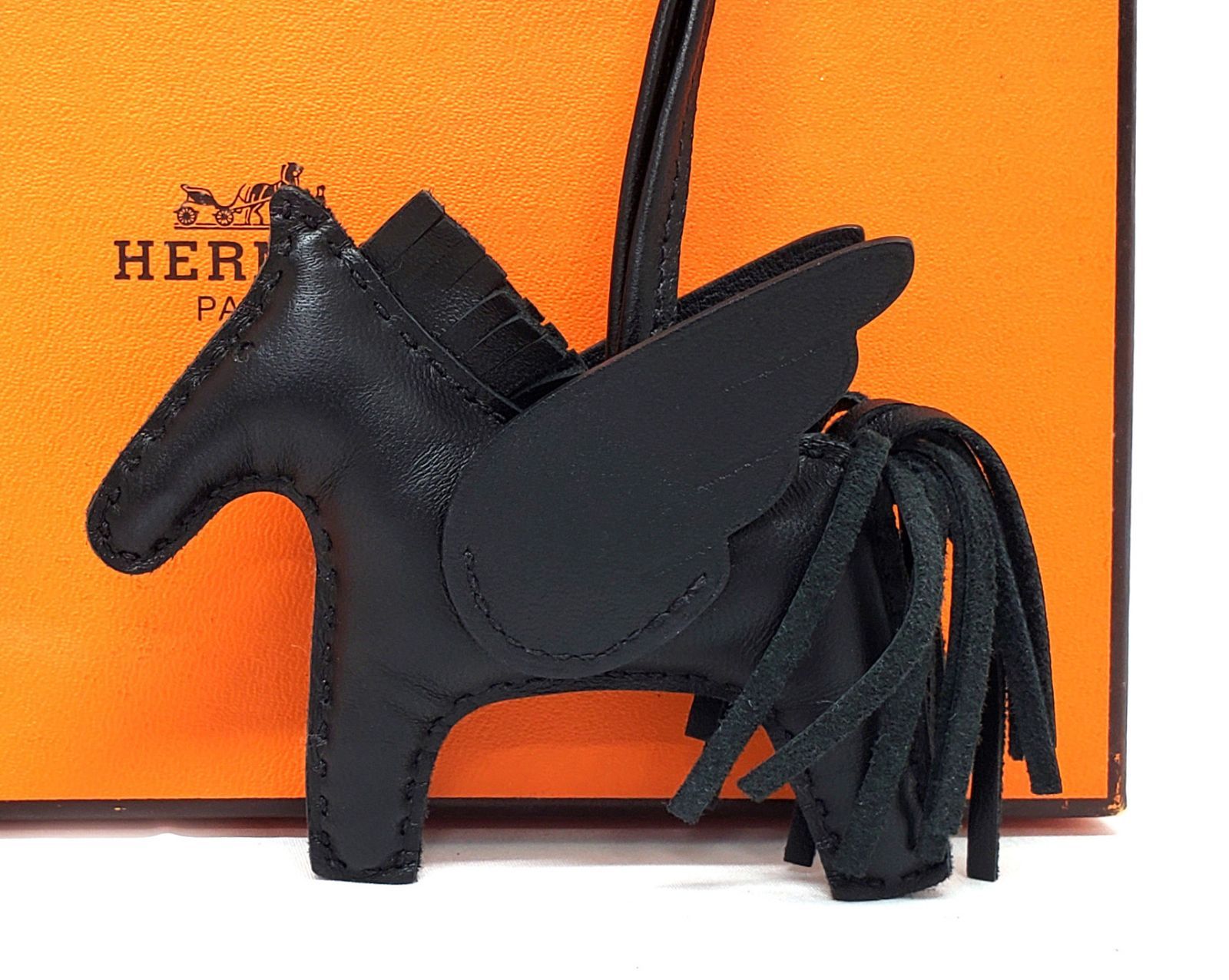 J874◆ エルメス ロデオチャーム ペガサス PM アニョーミロ 黒 ソーブラック◆B刻印 キーホルダー ブラック