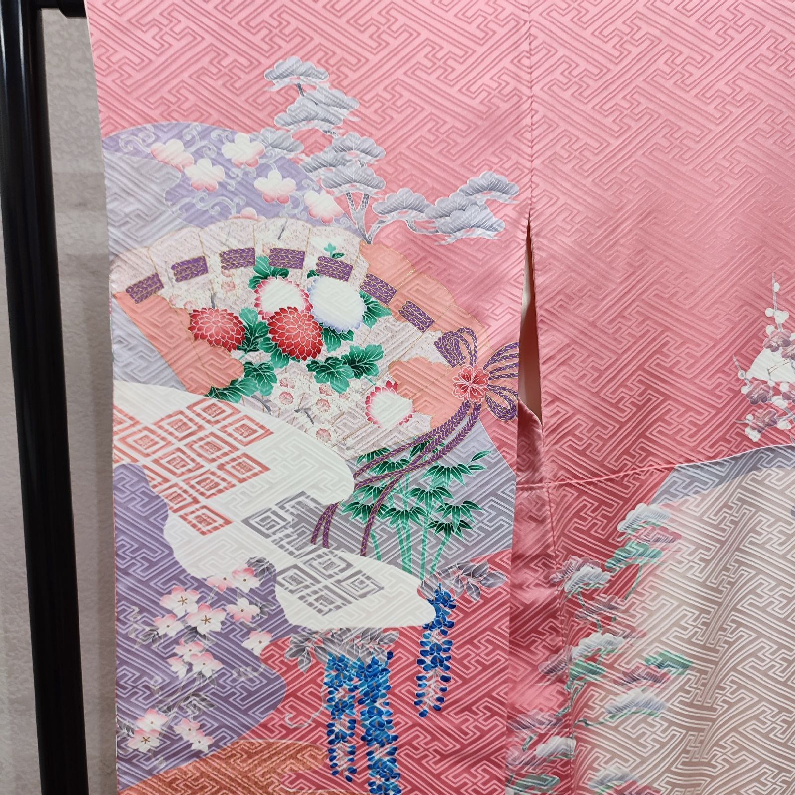 美品　振袖　正絹　綸子　薄ピンク 正統派古典 ピンク/淡い色 かわいい振袖 桜柄/打ち出の小槌