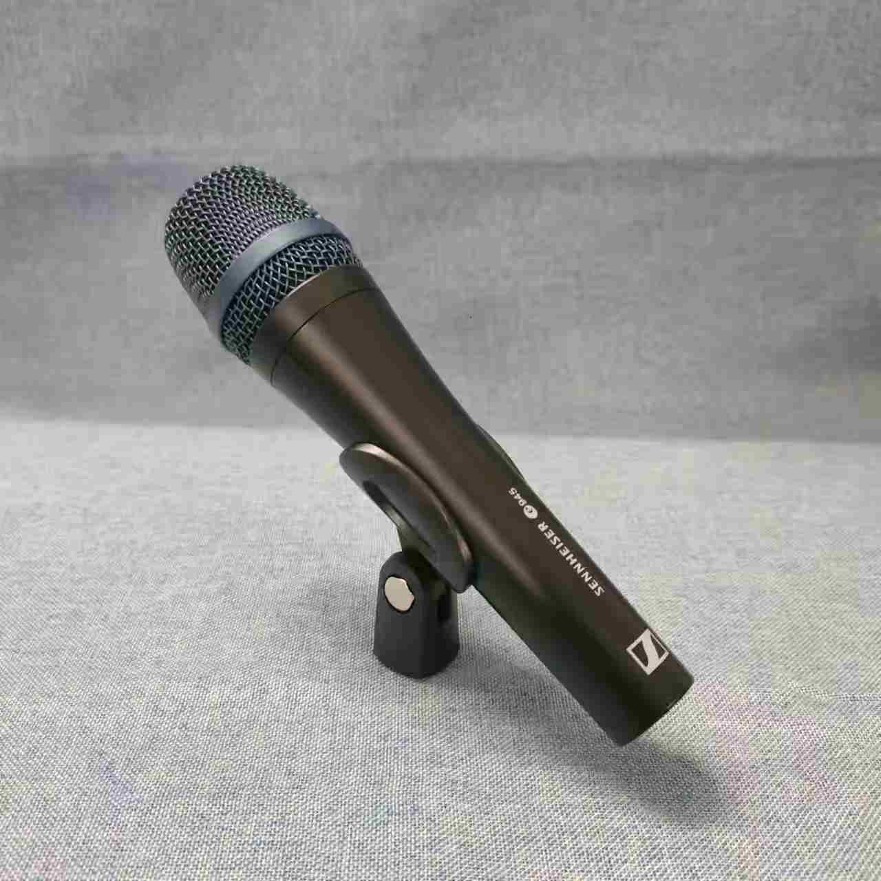 E945