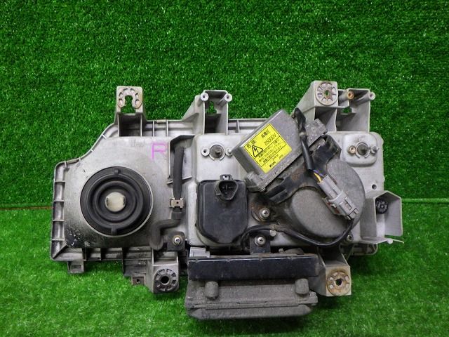 ビックサム 日産 UD 右ヘッドライト HID CD48J CG48R 110-25686