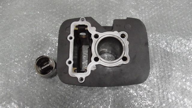 ドラッグスター250 VG05J-005xxx の シリンダーピストン 1 1758677152