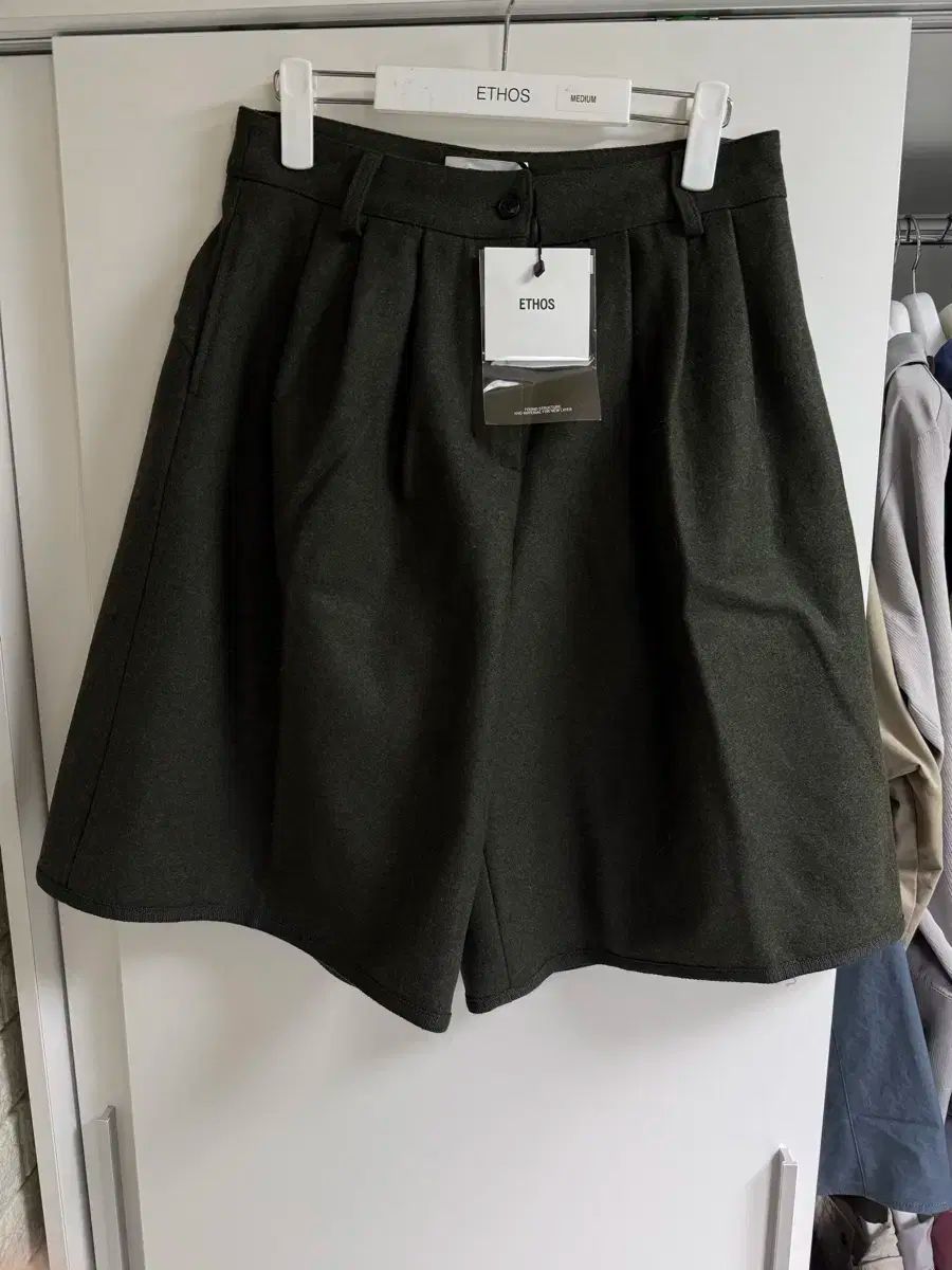 エートス バミューダ ウールパンツ