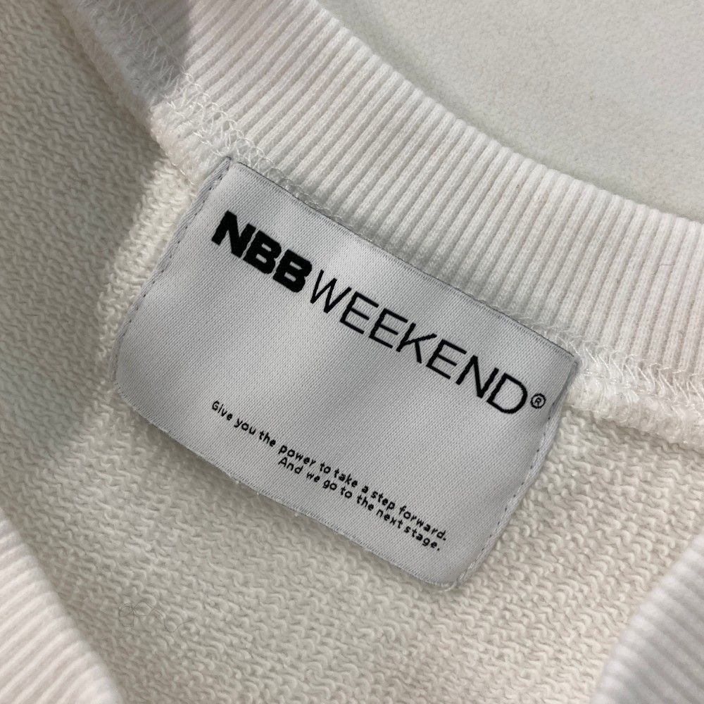 サイズ：1 NBB WEEKEND エヌビービーウィークエンド 2023年 スウェットトレーナー  ホワイト系 [240101440051] ゴルフウェア レディース ストスト サイズ：1 NBB WEEKEND エヌビービーウィークエンド 2023年