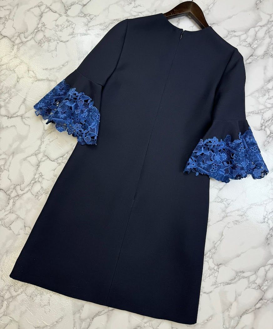 VALENTINO ヴァレンティノ ワンピース ネイビー ニット ボウタイ VALENTINO ヴァレンティノ ワンピース ネイビー ニット ボウタイ