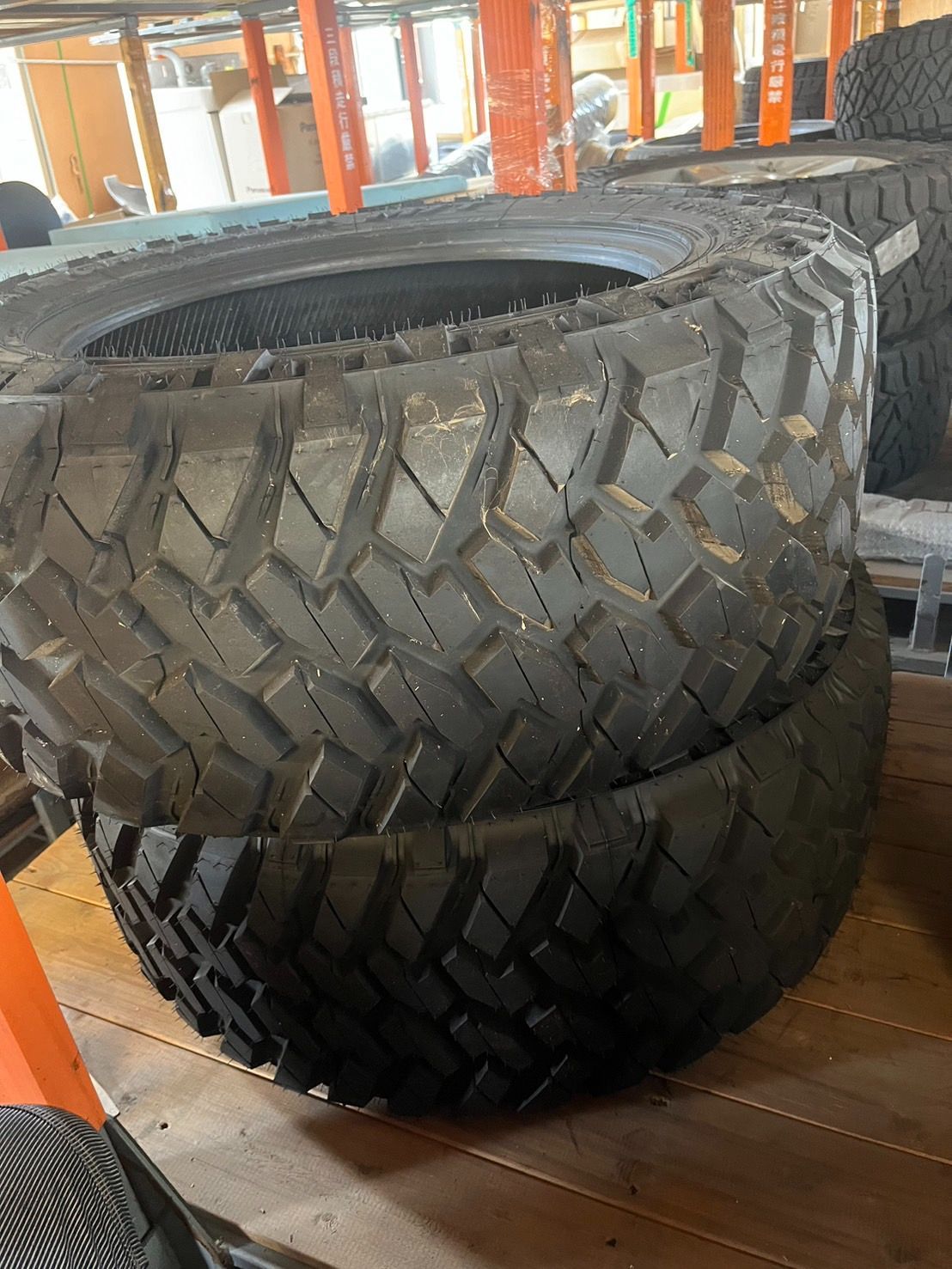 夏セール開催中。 タイヤ2本セット NITTO TRAIL GRAPPLER M|T 305|55R20