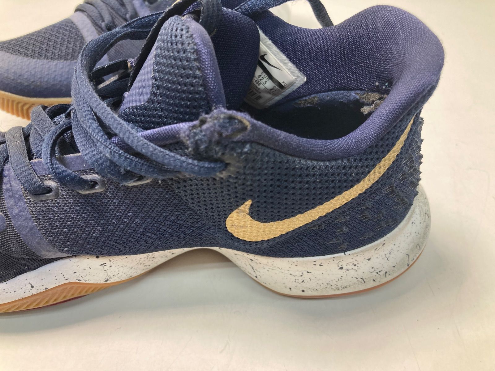 NIKE - 【新品未使用】27cm NIKE KYRIE3 EP □中古□NIKE KYRIE 3 EP カイリー3 バッシュ 27cm 【☆52-312