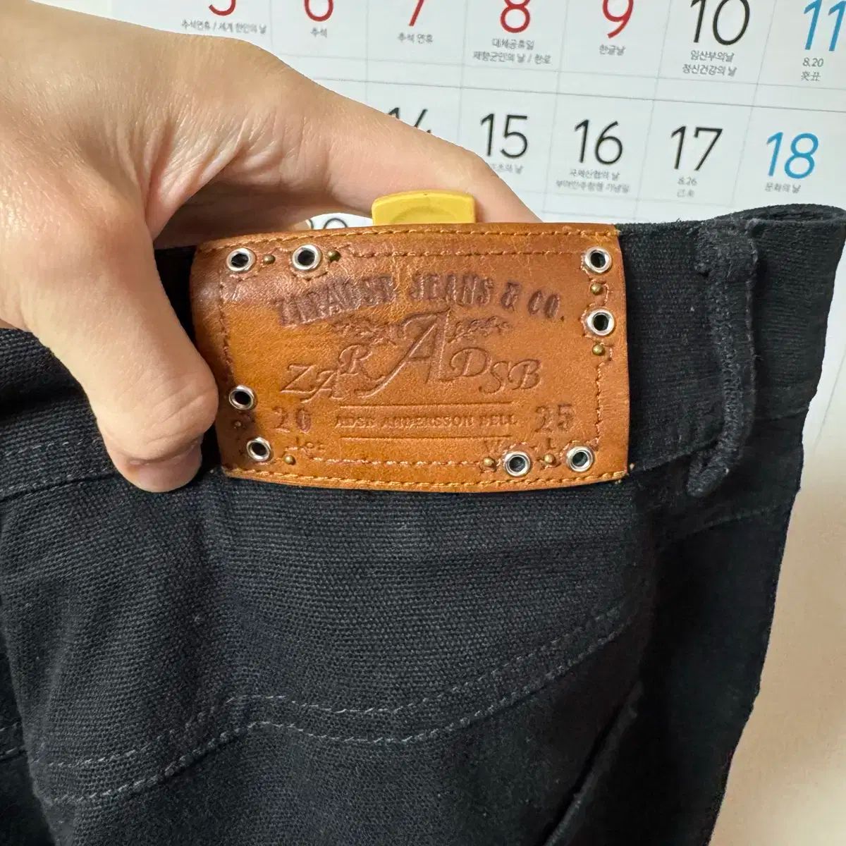 本当にお買い得です！ ZARA x Andersson Bell リラックスド フィット スタデッド パンツ ブラック 40サイズ コスパが良い