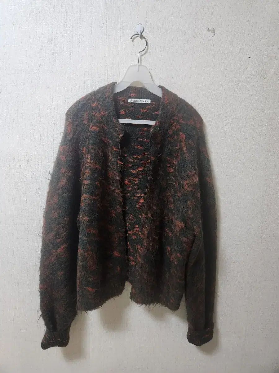 Studios アクネストゥディオズ