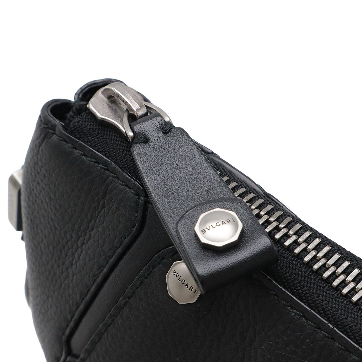 BVLGARI ブルガリ オクト ショルダーバッグ 斜め掛け レザー ブラック