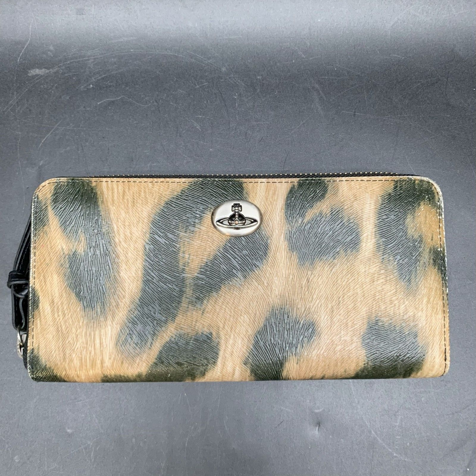 Vivienne Westwood 長財布 ラウンドファスナー レオパード柄 ヴィヴィアンウエストウッド レオパード ヒョウ柄ラウンドファスナー