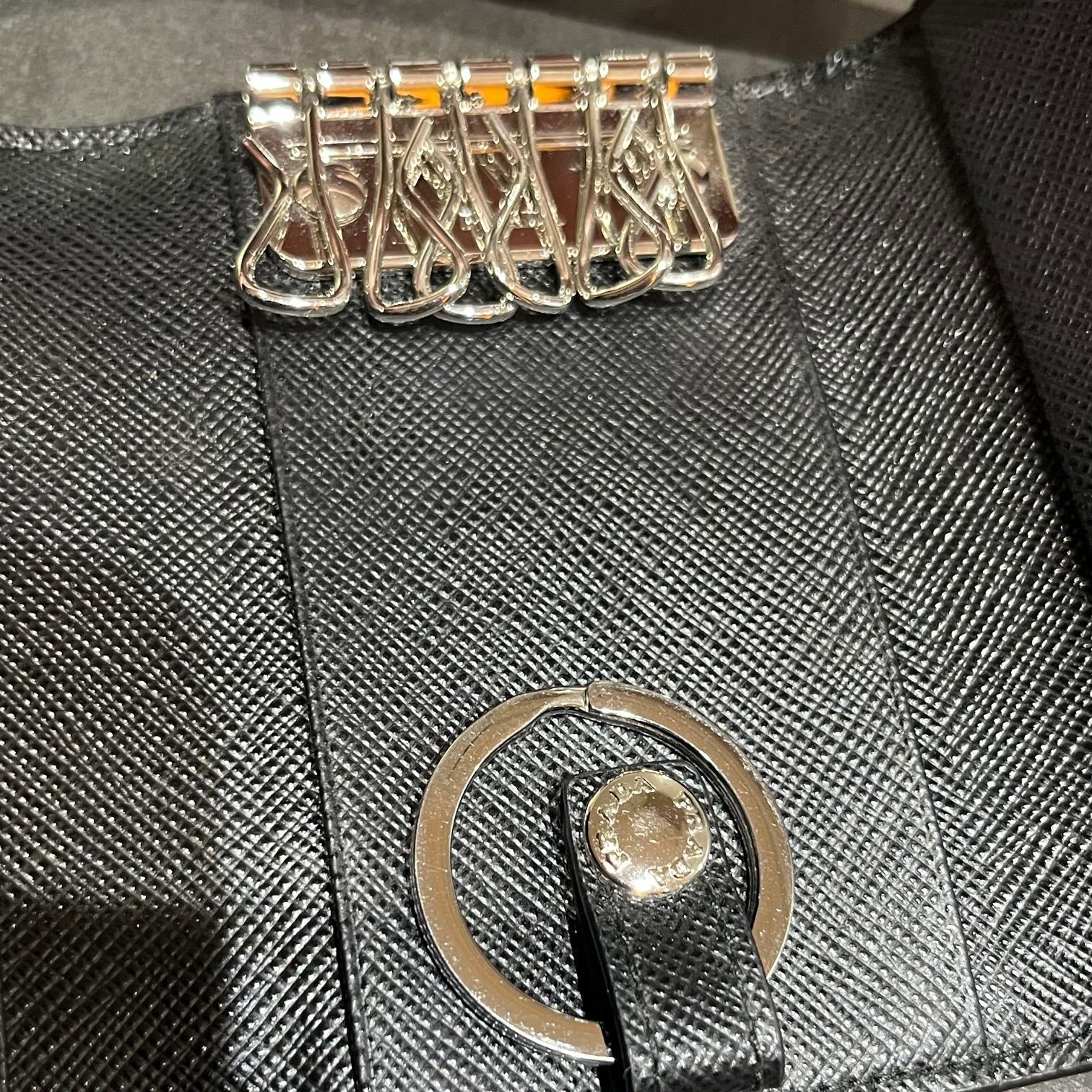 PRADA サフィアーノ レザー キーケース キーホルダー プラダ 58113A1