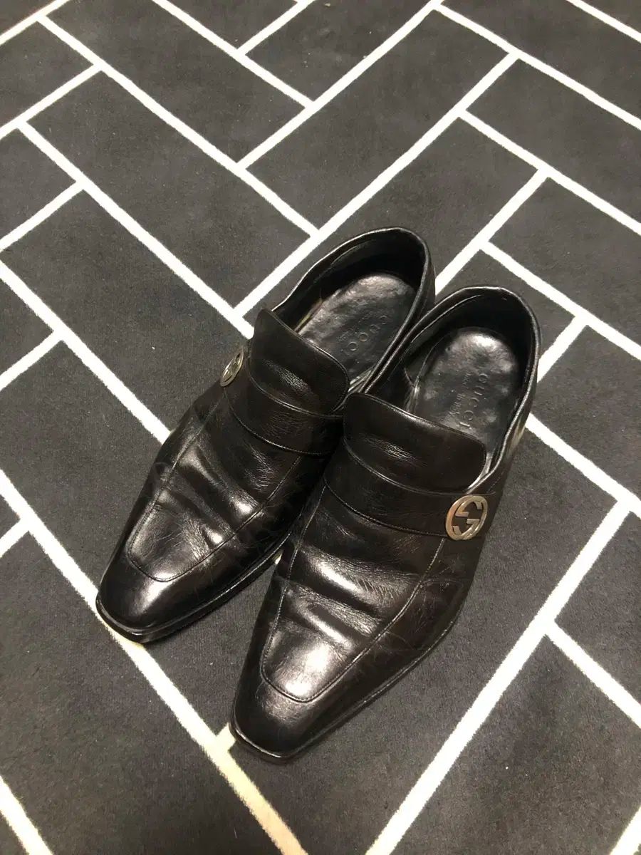 グッチ 正規品 プレミアム ローファー 靴 ブランド 80%OFF