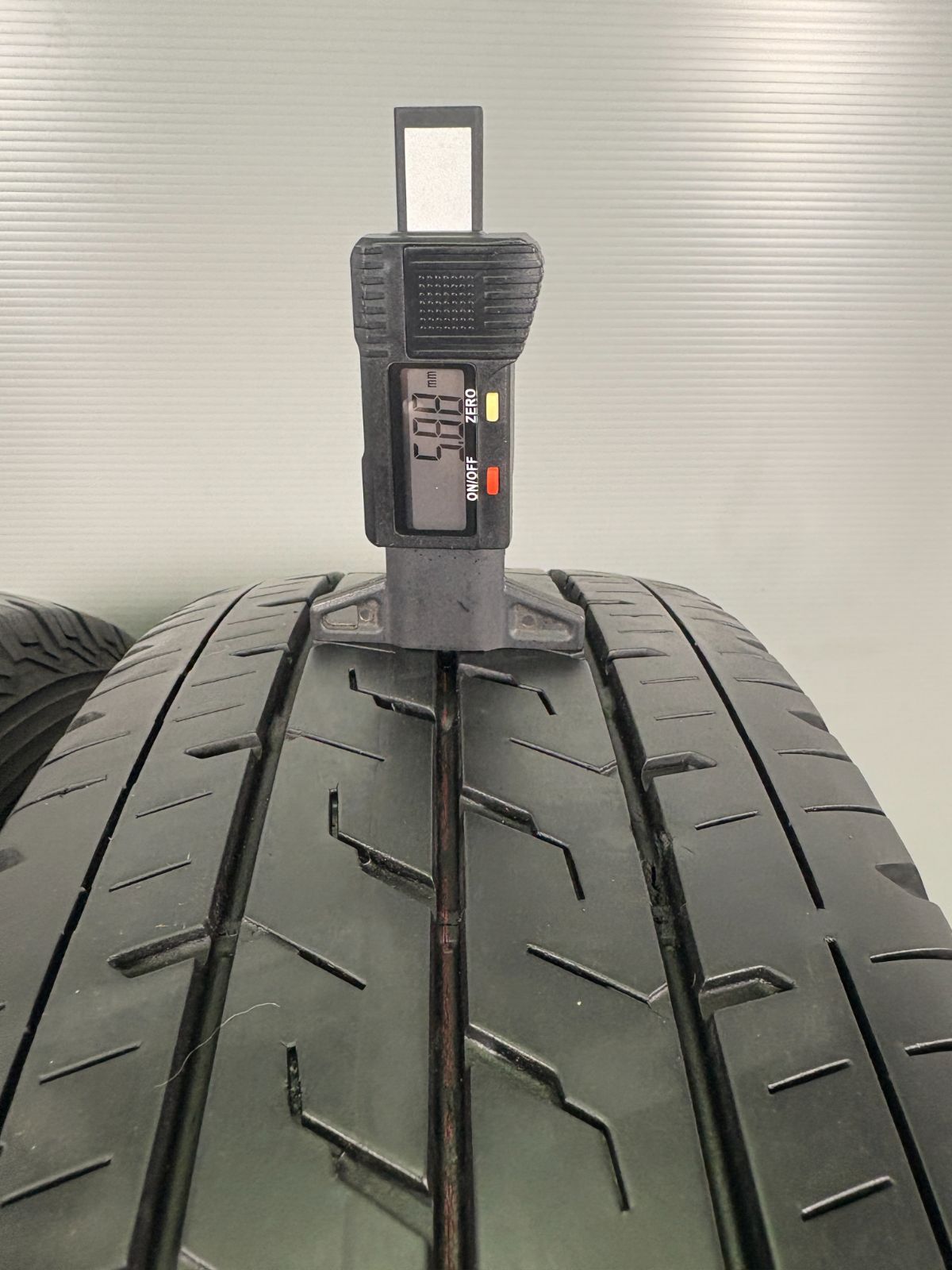 195 80R15LT ブリヂストン R710 製 2本 夏タイヤ ノーマル TA579 FFCRYSTALESIA_COM